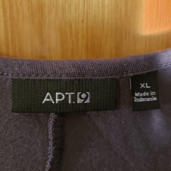 Ladies 3/4 length sleeves - Picture 2 of 4